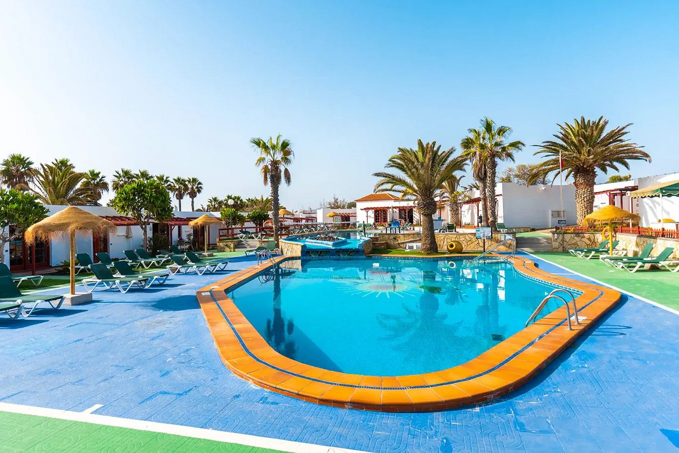 Bungalows Castillo Club Lake