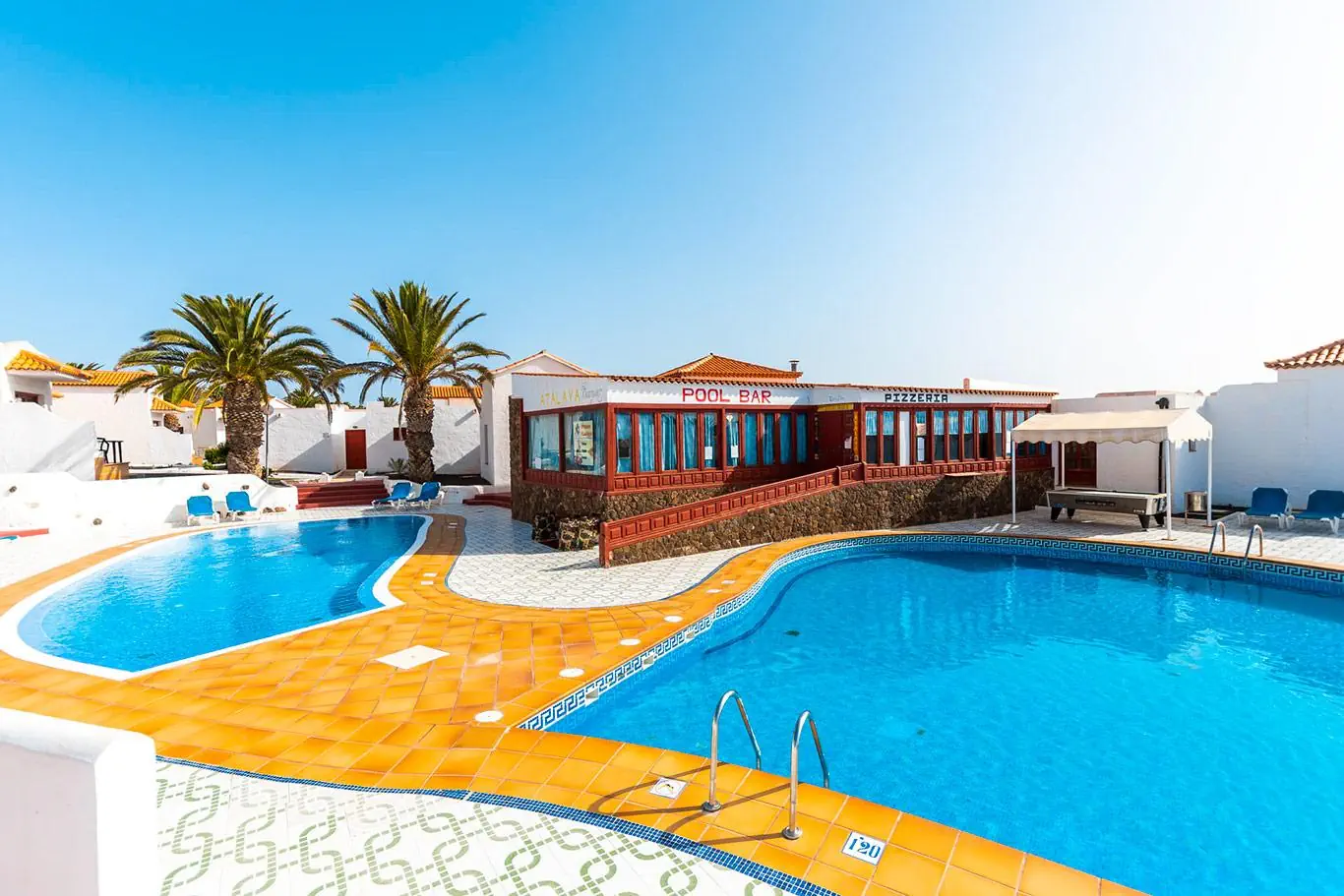 Bungalows Castillo Club Lake