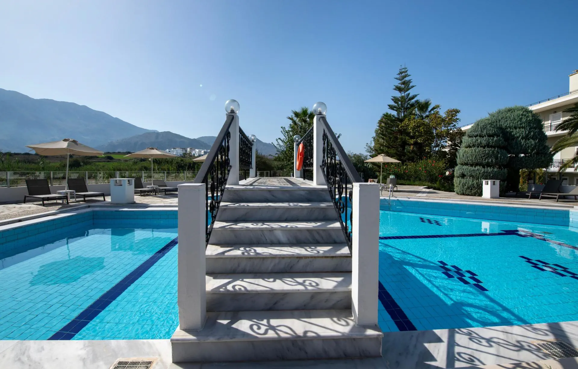HOTEL Vantaris Garden