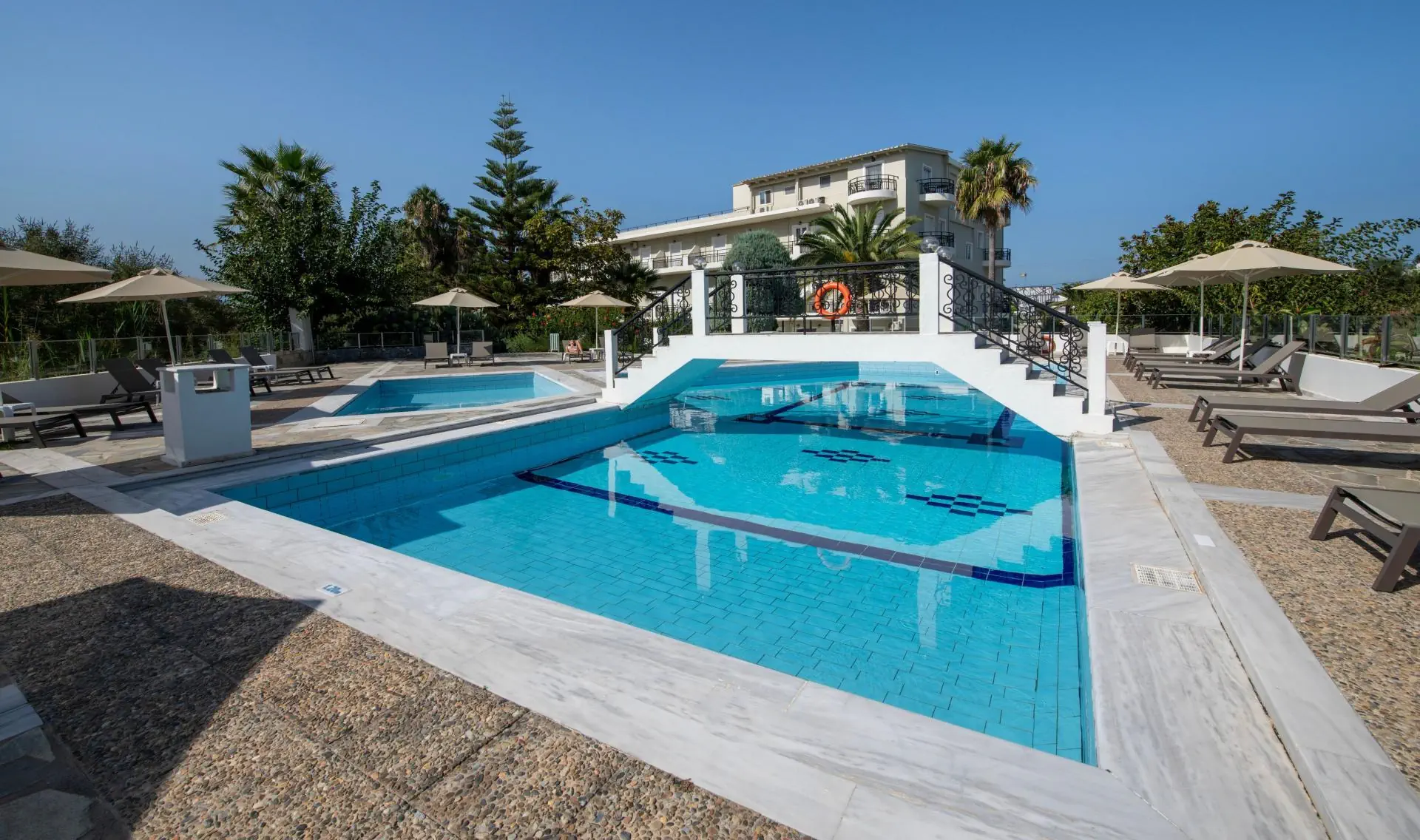 HOTEL Vantaris Garden