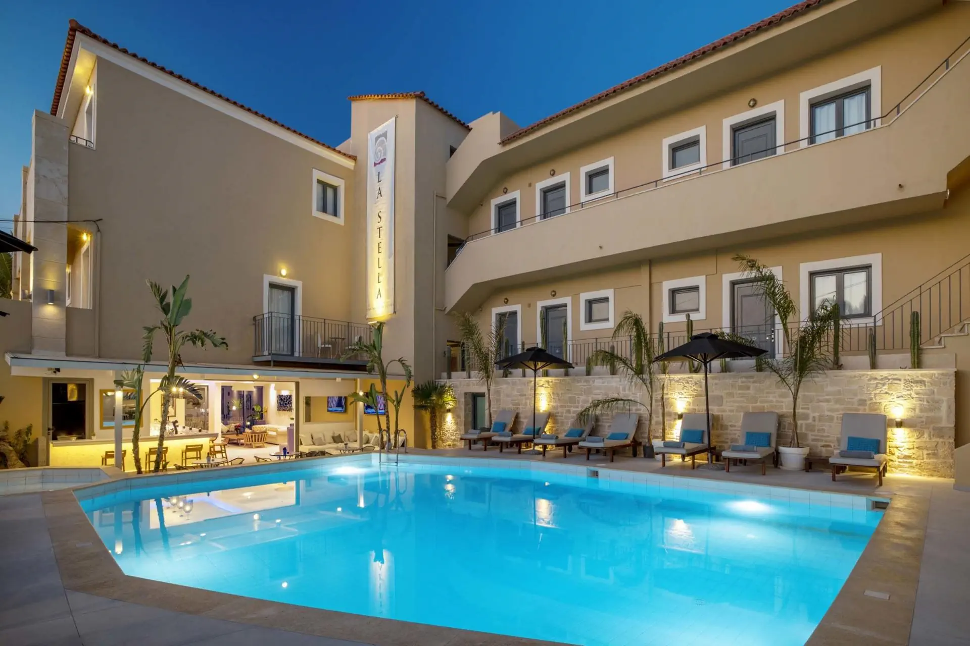 HOTEL La Stella Suites