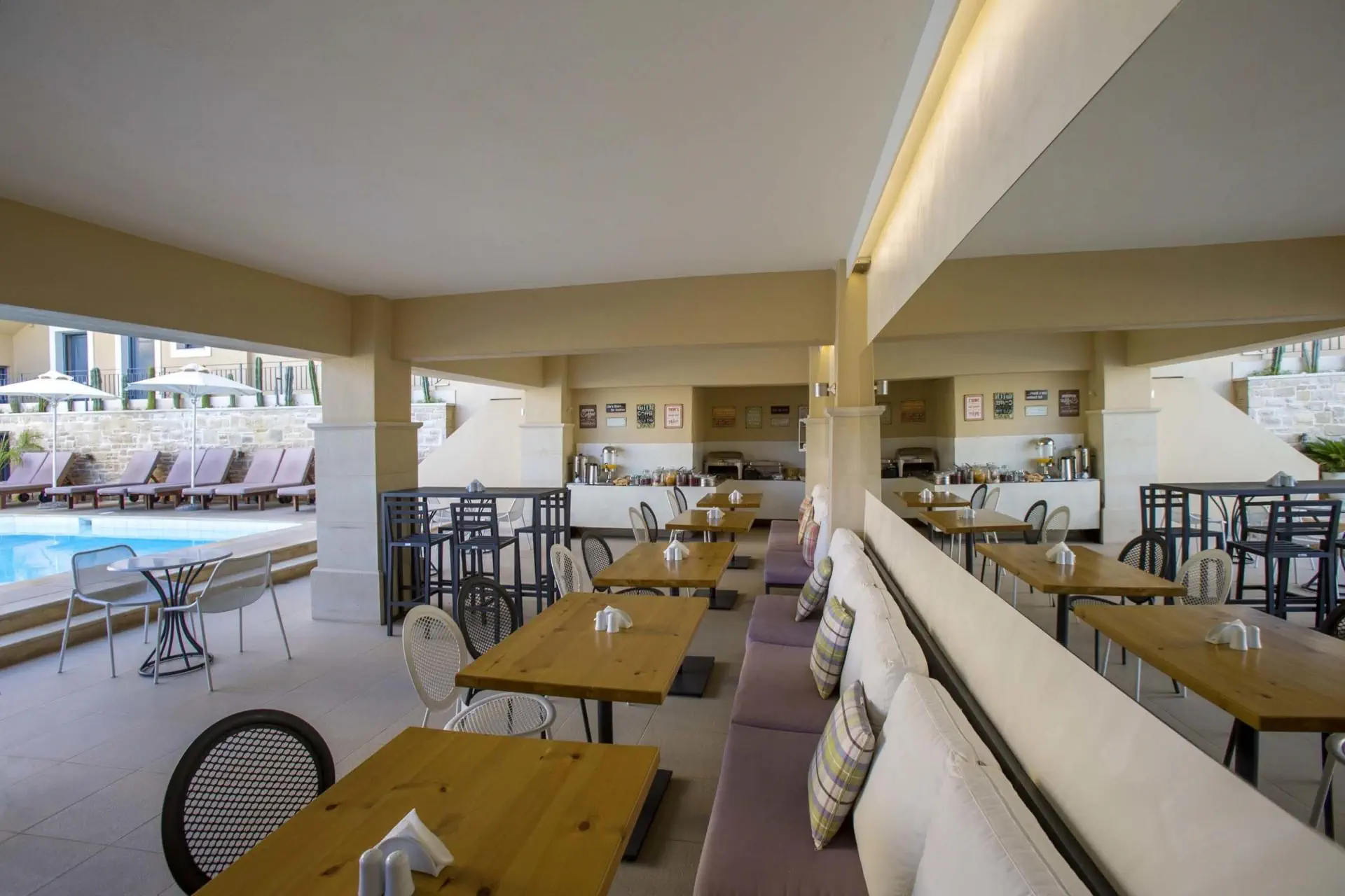 HOTEL La Stella Suites