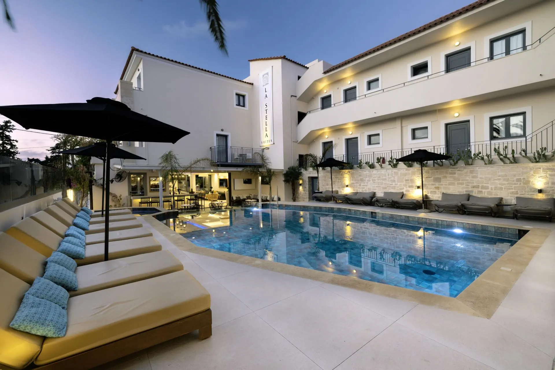 HOTEL La Stella Suites