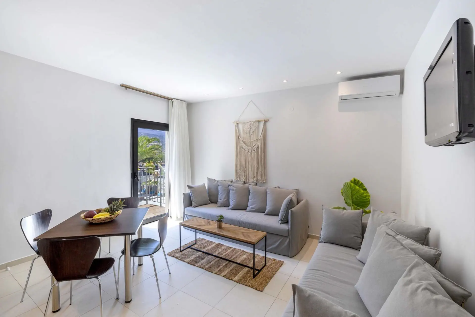HOTEL La Stella Suites