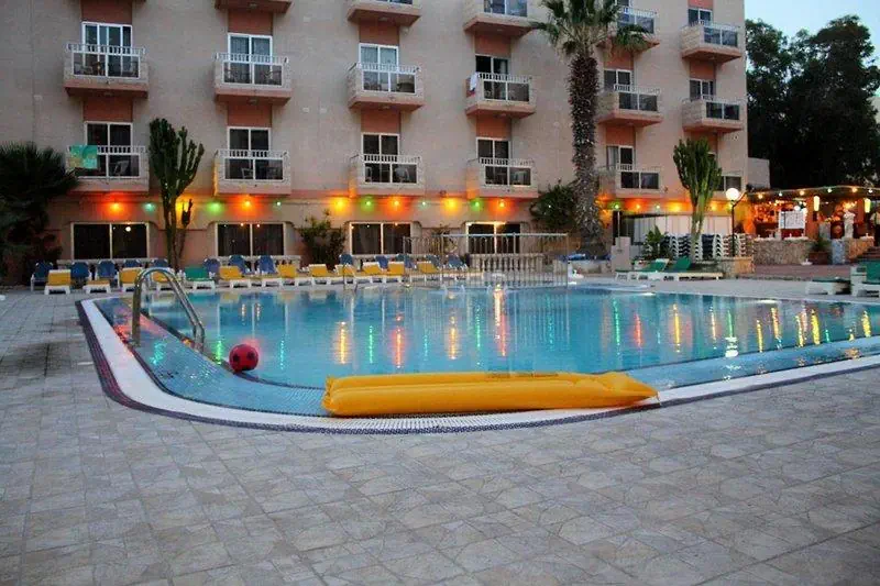 HOTEL Pebbles Resort