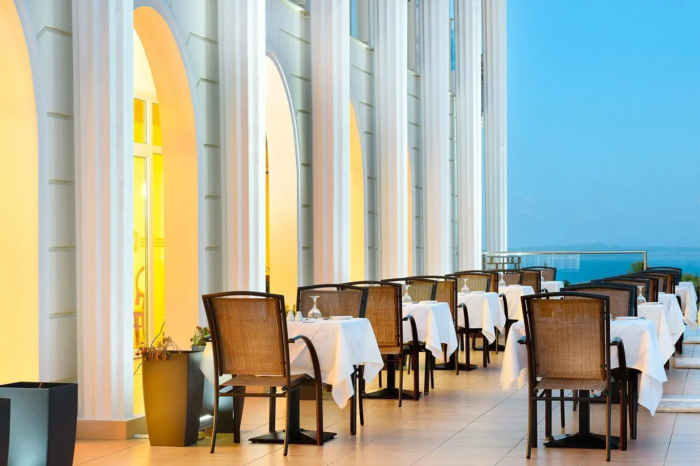HOTEL Avalon Palace Hotel
