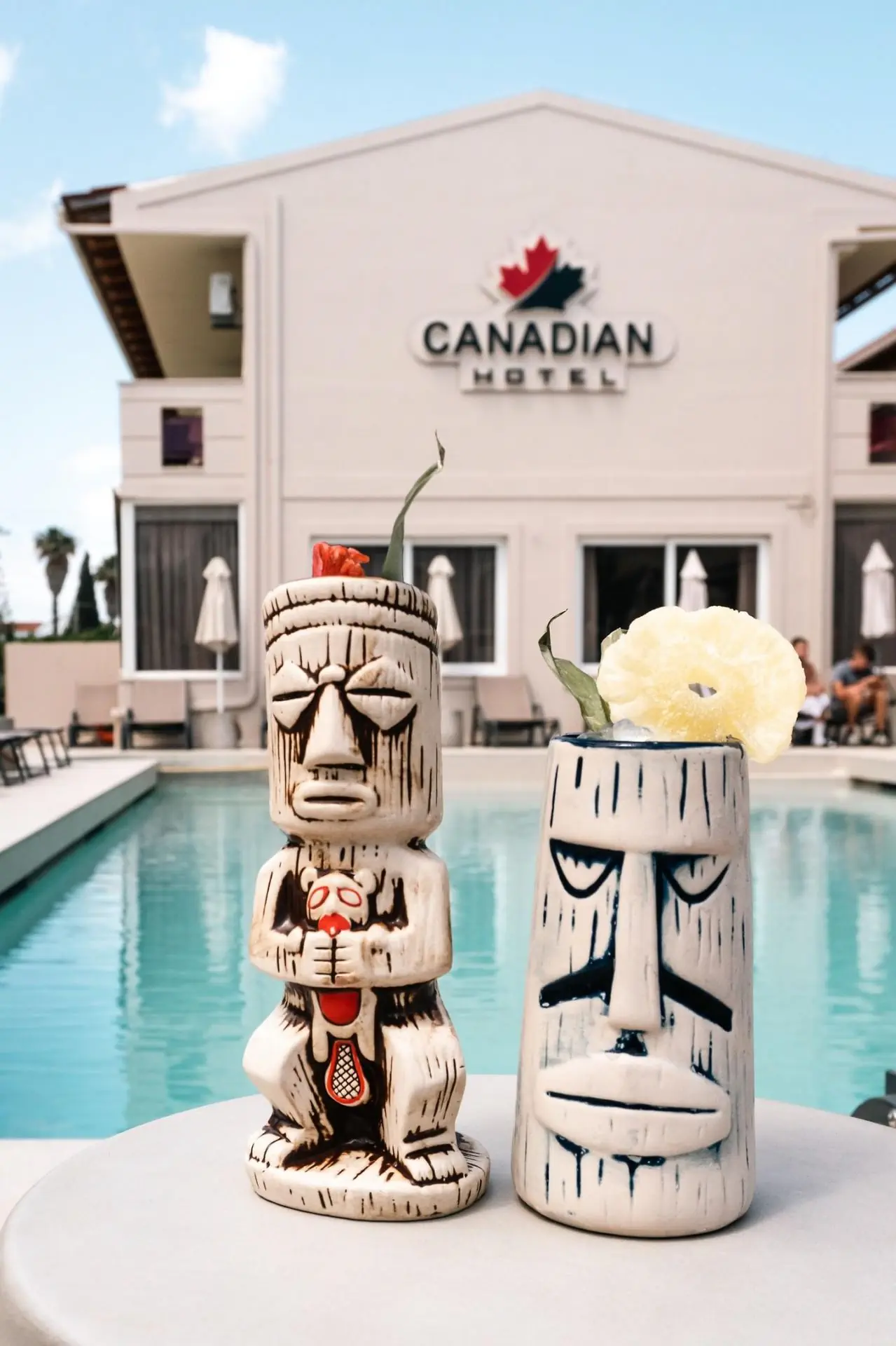 HOTEL Canadian Hotel