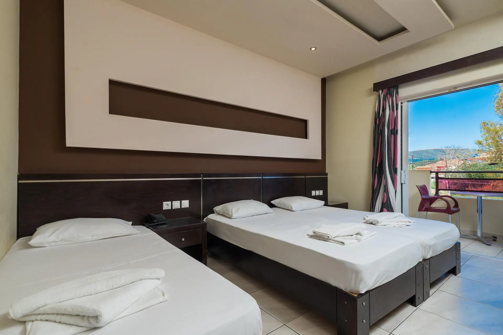 HOTEL Canadian Hotel