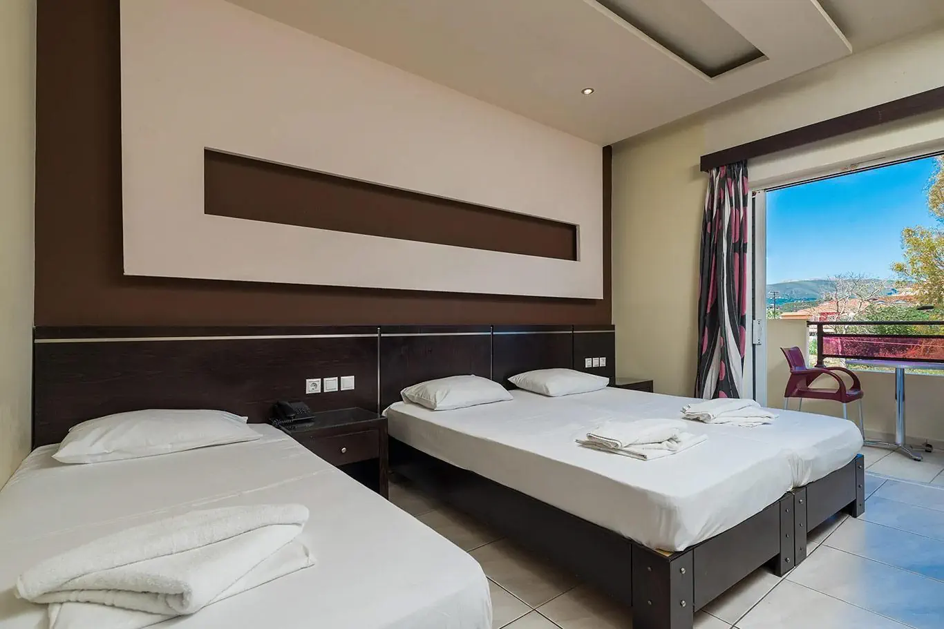 HOTEL Canadian Hotel