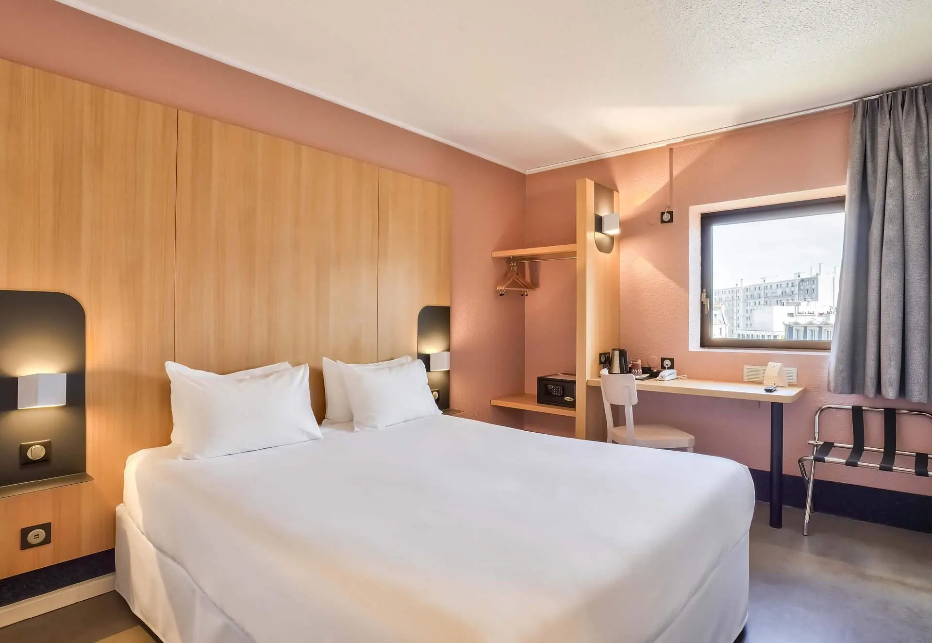 HOTEL B&B Hotel Paris 17 Batignolles