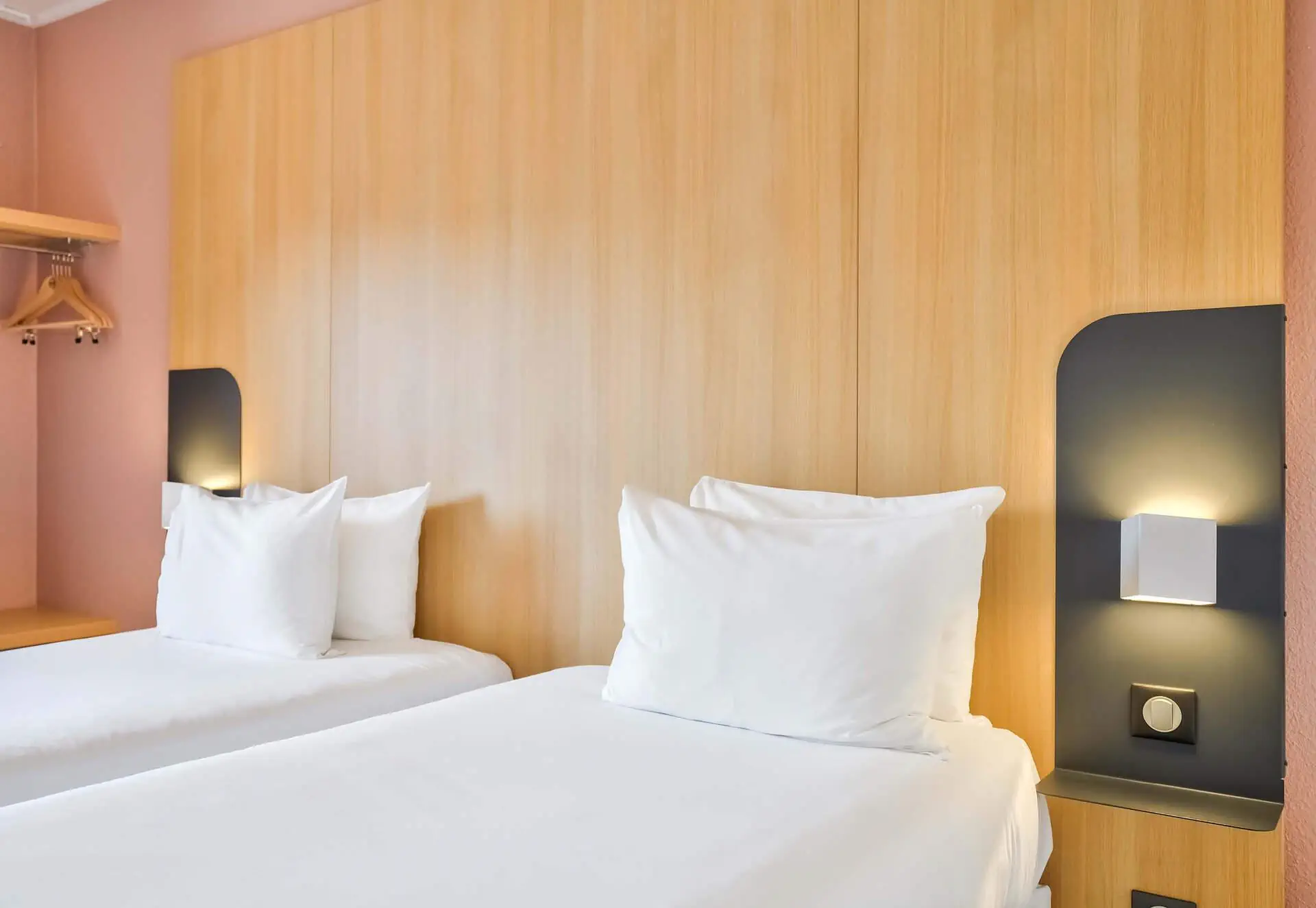 HOTEL B&B Hotel Paris 17 Batignolles