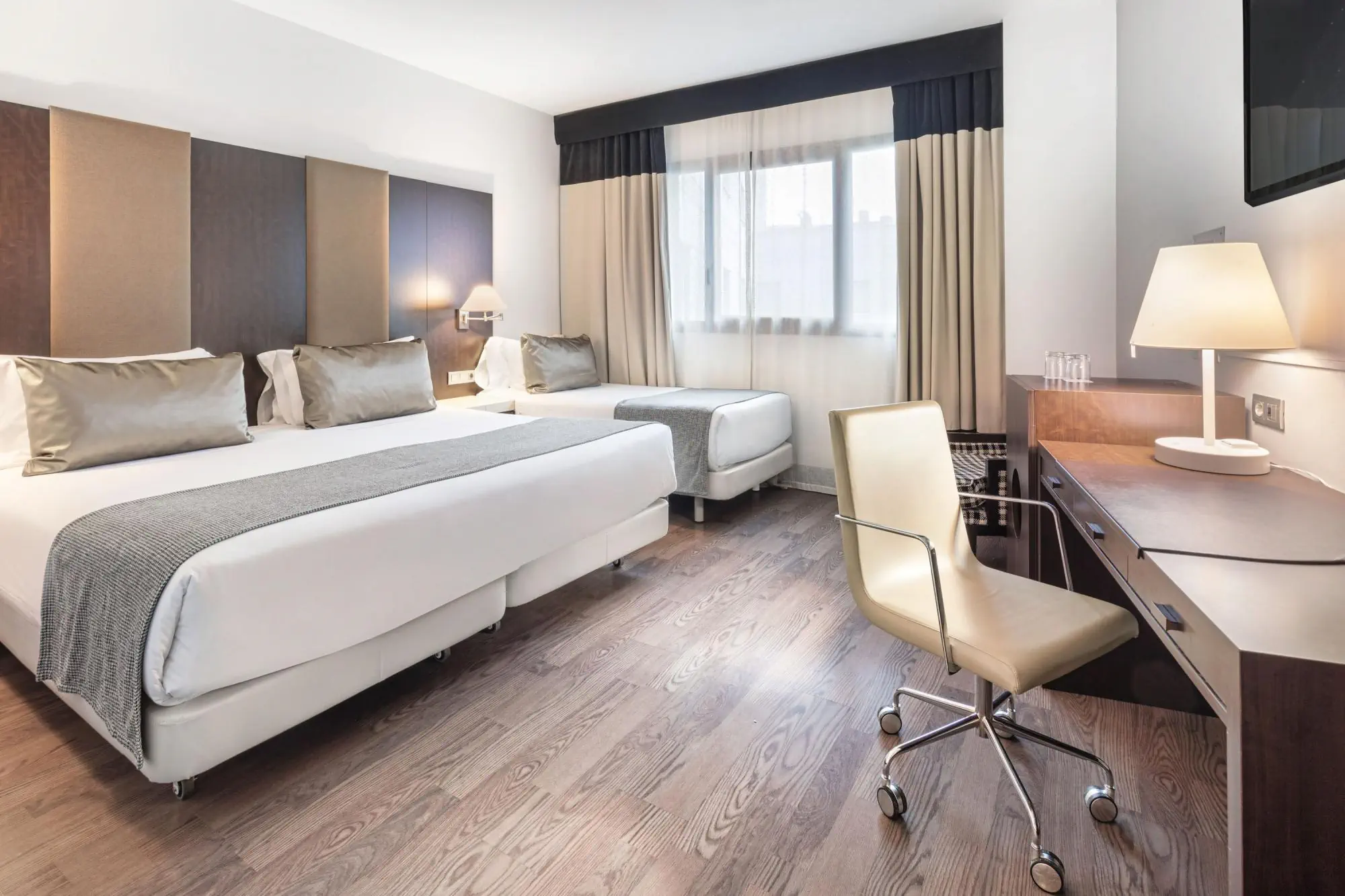 HOTEL CATALONIA EL RETIRO