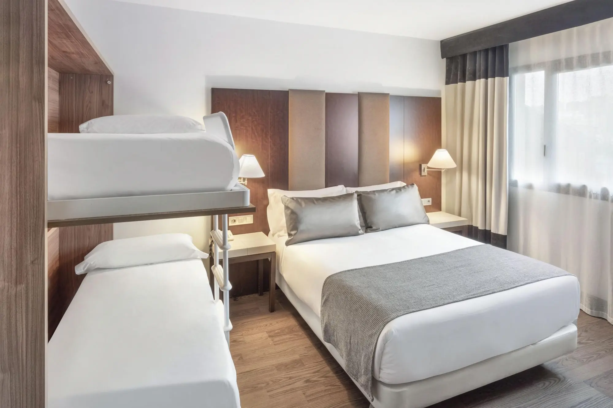 HOTEL CATALONIA EL RETIRO