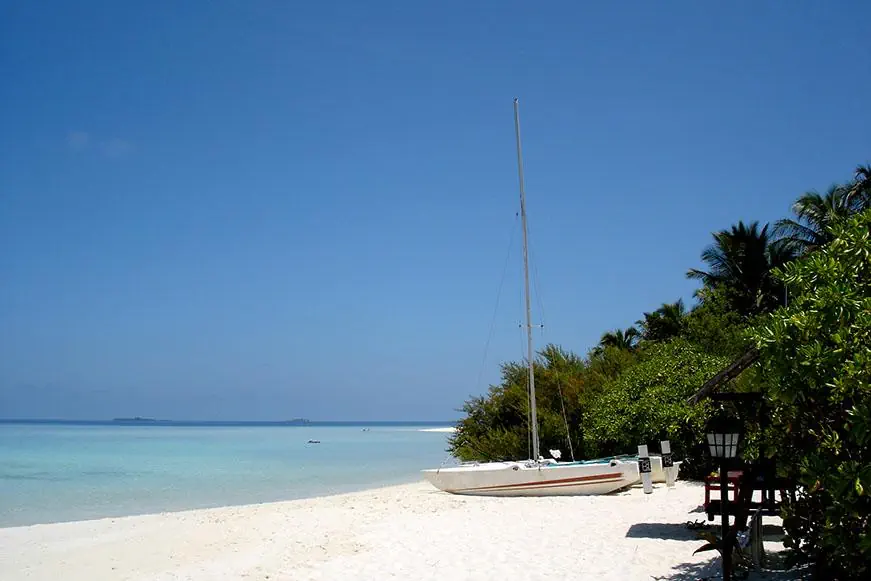 Embudu Village