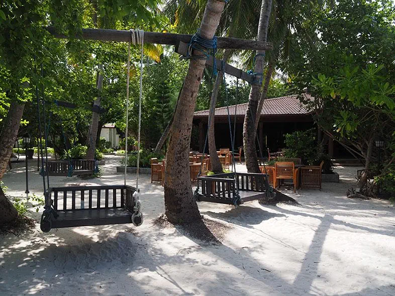 Embudu Village