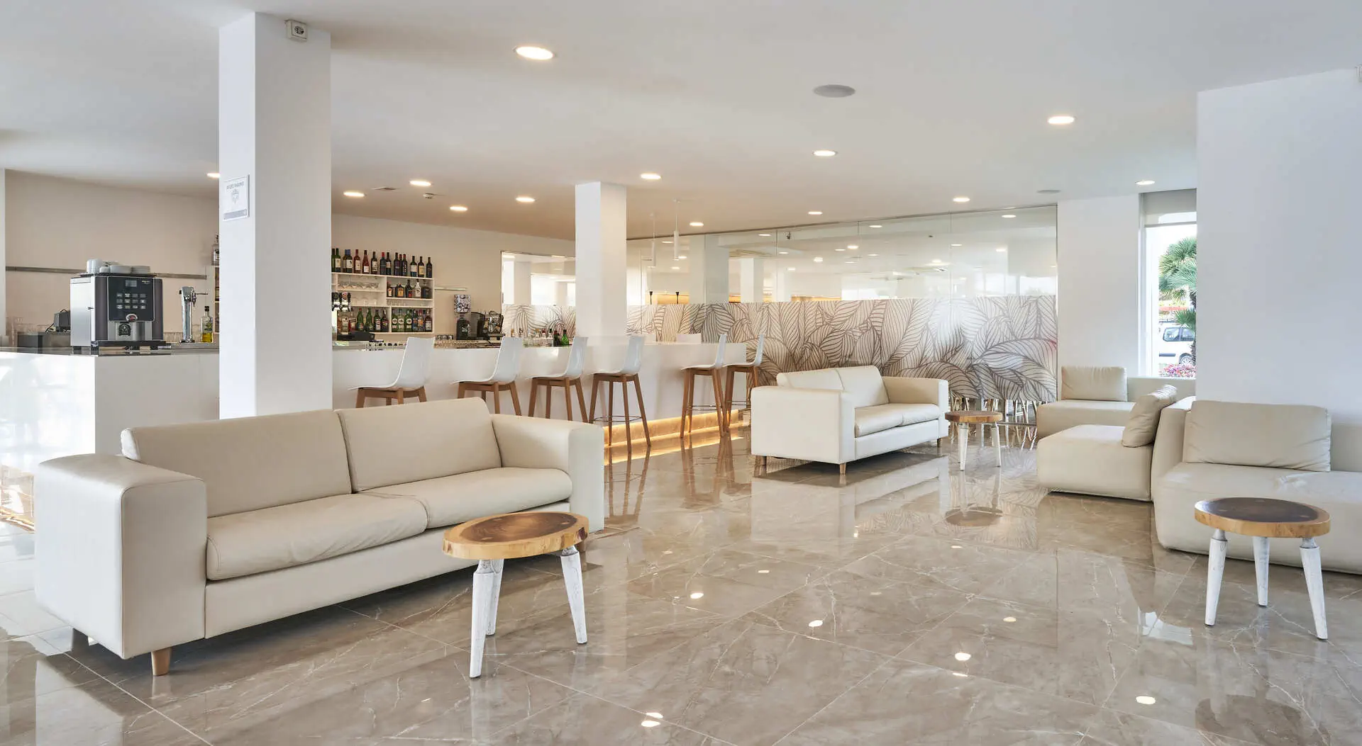 Globales Cala Bona Suites (ex Som Llevant Suites) - zdjęcie 15