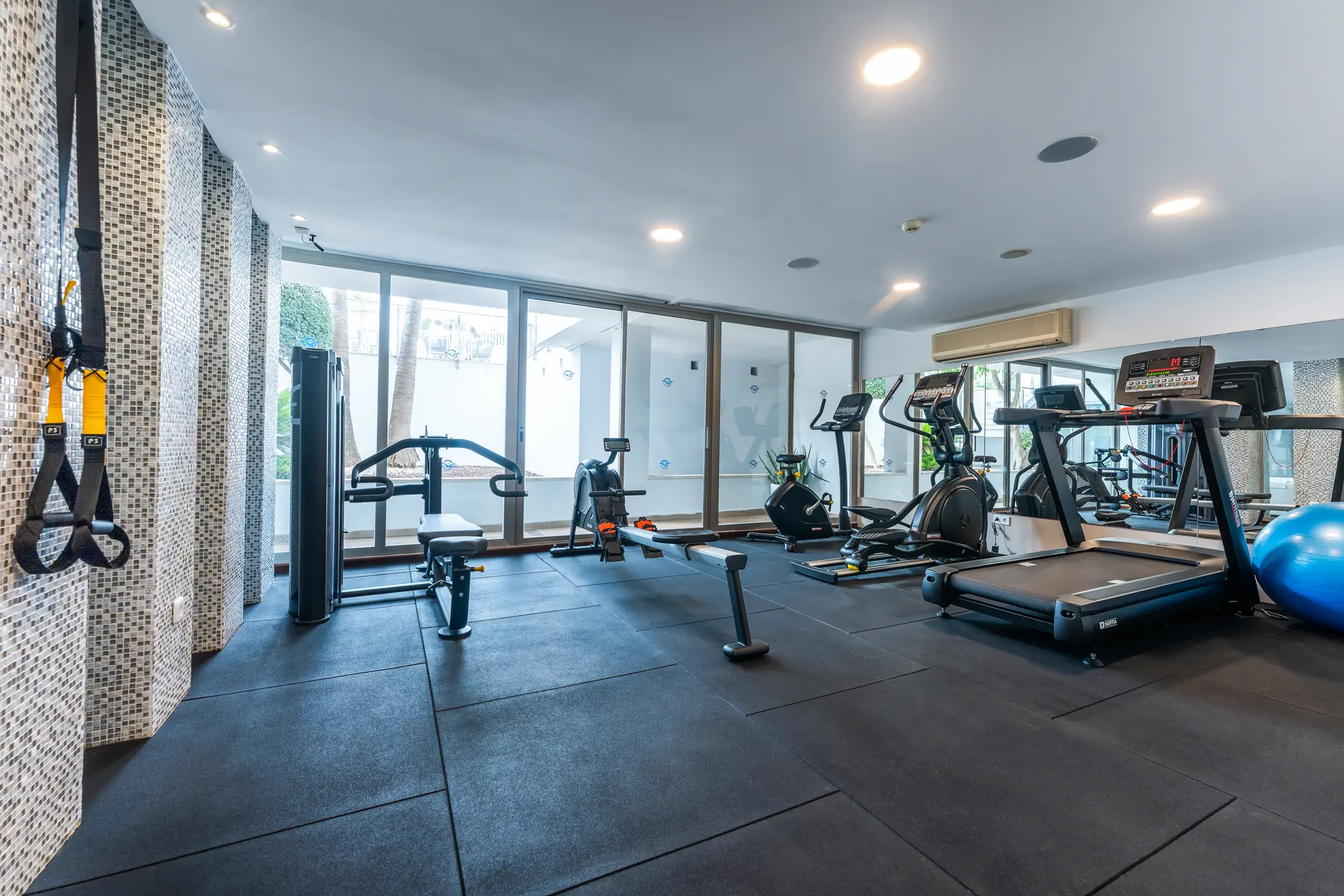 Globales Cala Bona Suites (ex Som Llevant Suites) - zdjęcie 27