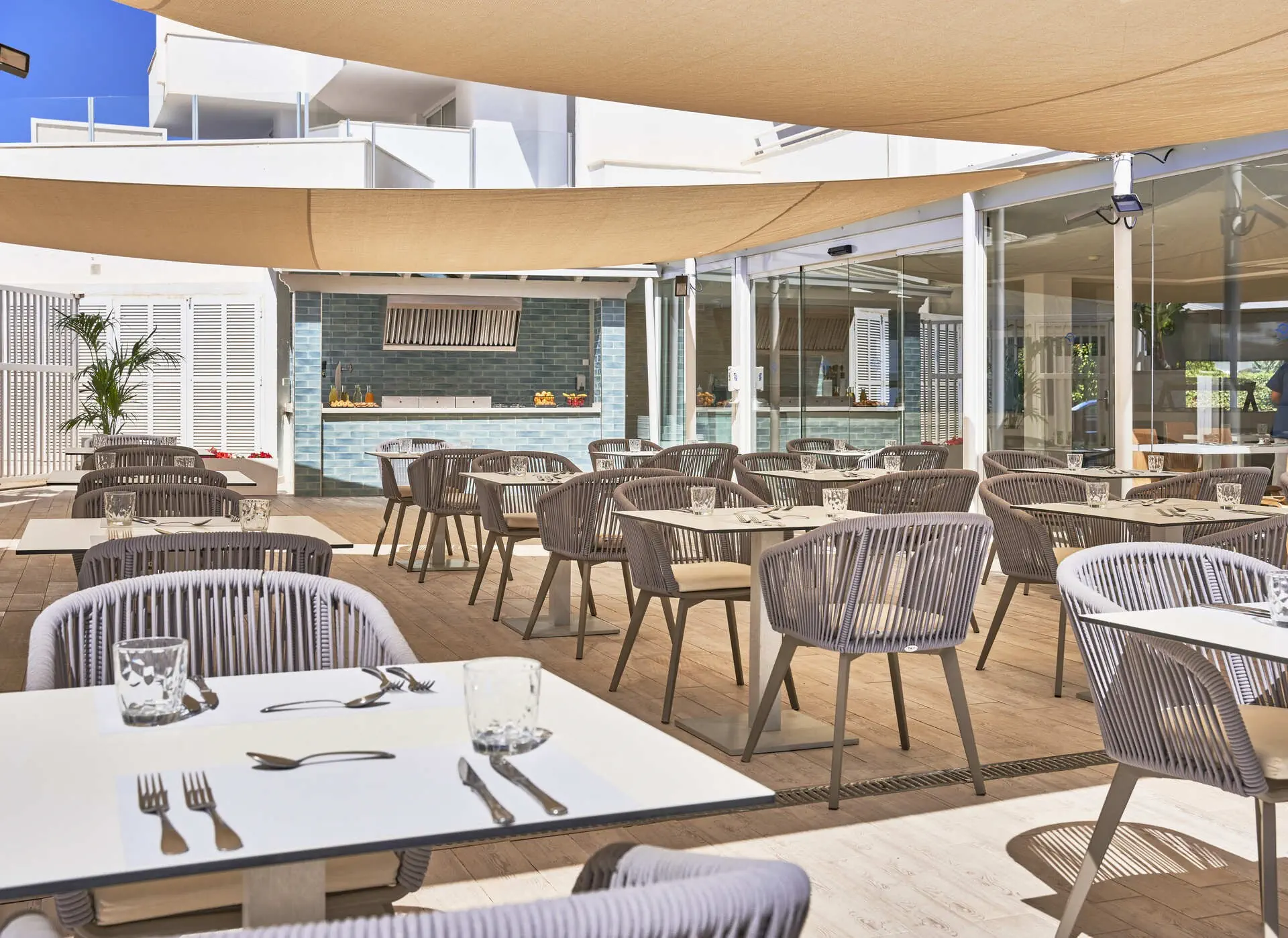 Globales Cala Bona Suites (ex Som Llevant Suites) - zdjęcie 25