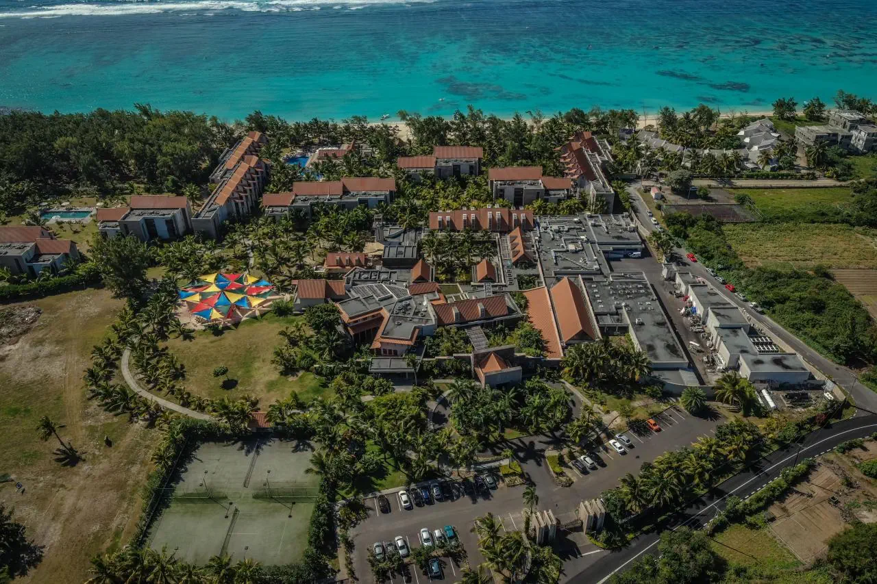 HOTEL Crystals Beach Resort Belle Mare - by Radisson