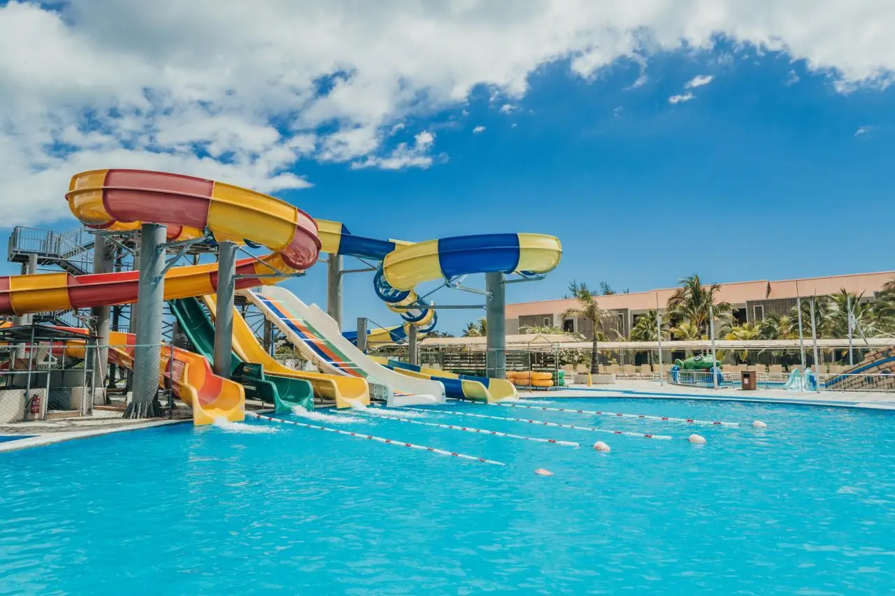 HOTEL Crystals Beach Resort Belle Mare - by Radisson