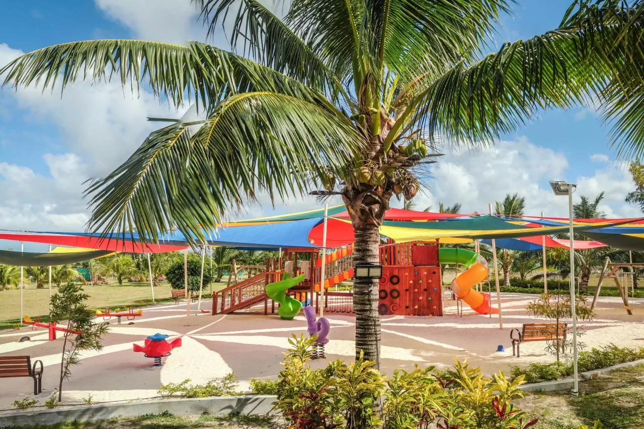 HOTEL Crystals Beach Resort Belle Mare - by Radisson