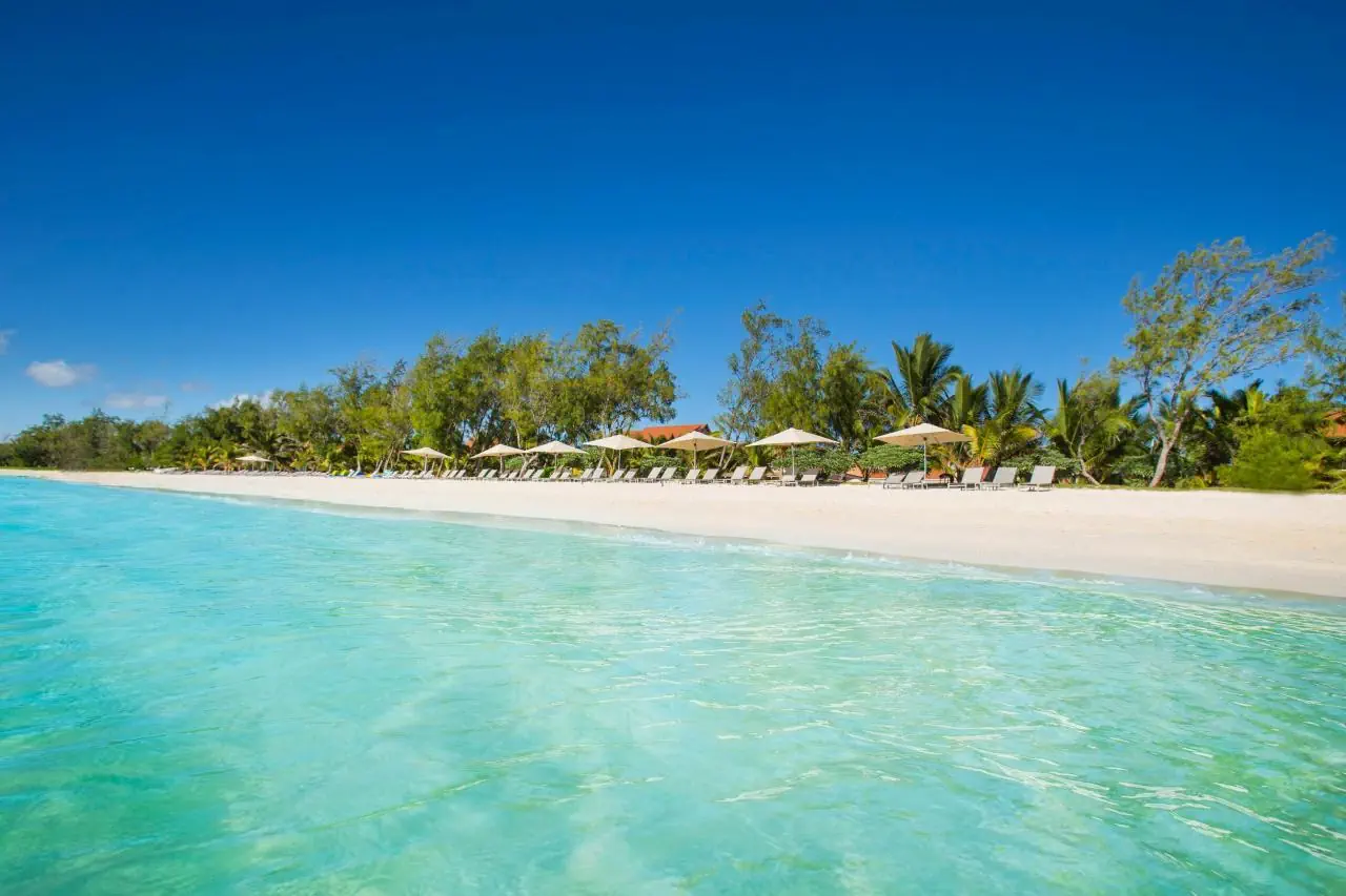 HOTEL Crystals Beach Resort Belle Mare - by Radisson