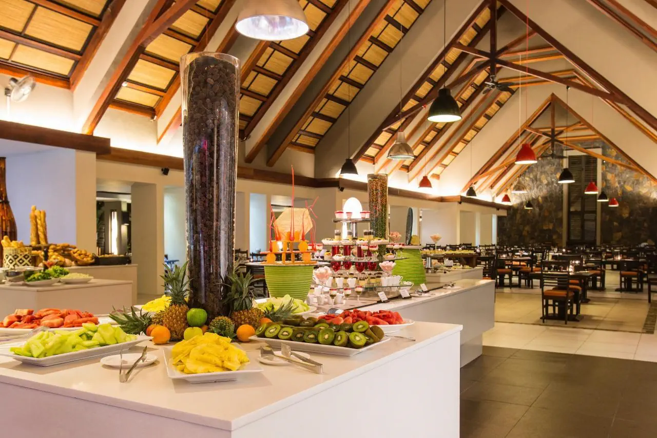 HOTEL Crystals Beach Resort Belle Mare - by Radisson