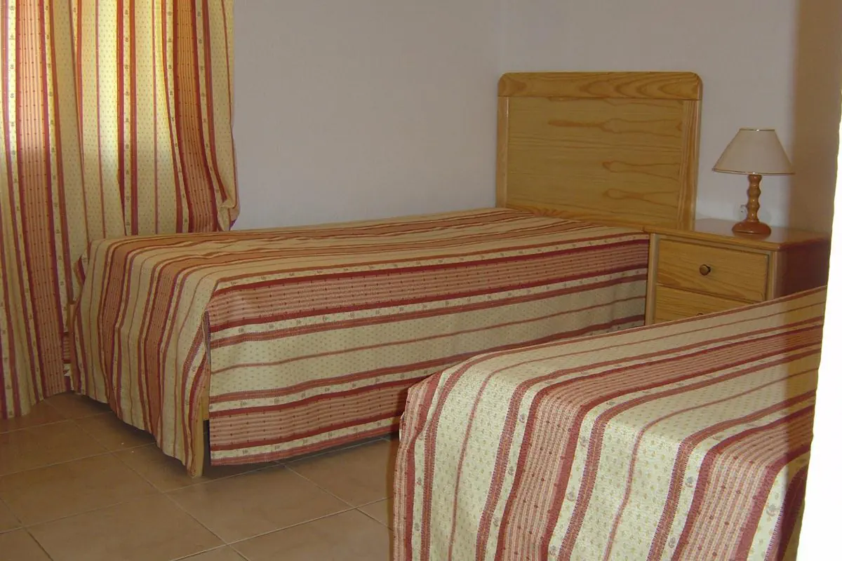 HOTEL Parque Mourabel - Oasis Village - Pe do Lago