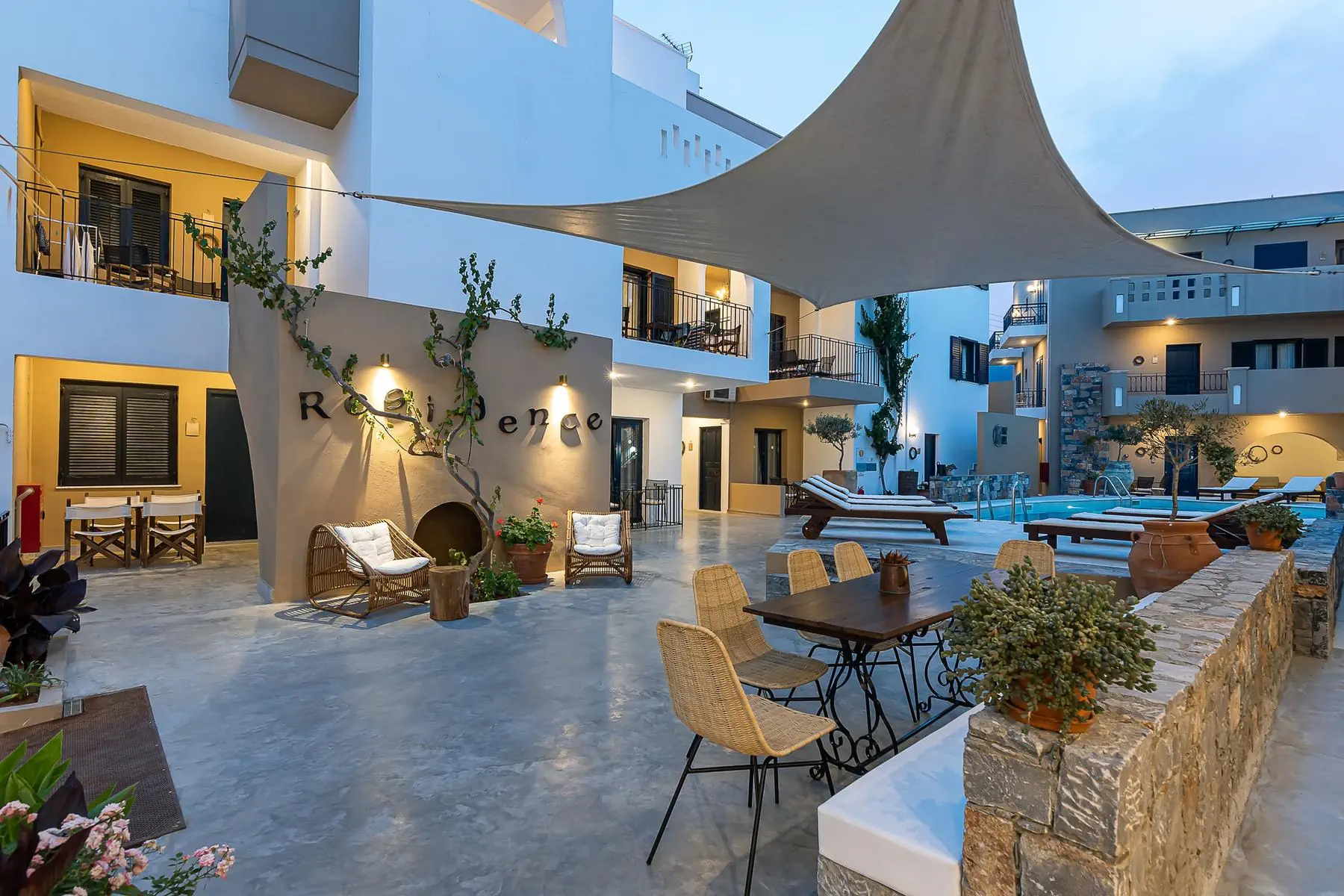 HOTEL Nami Hotel & Suites