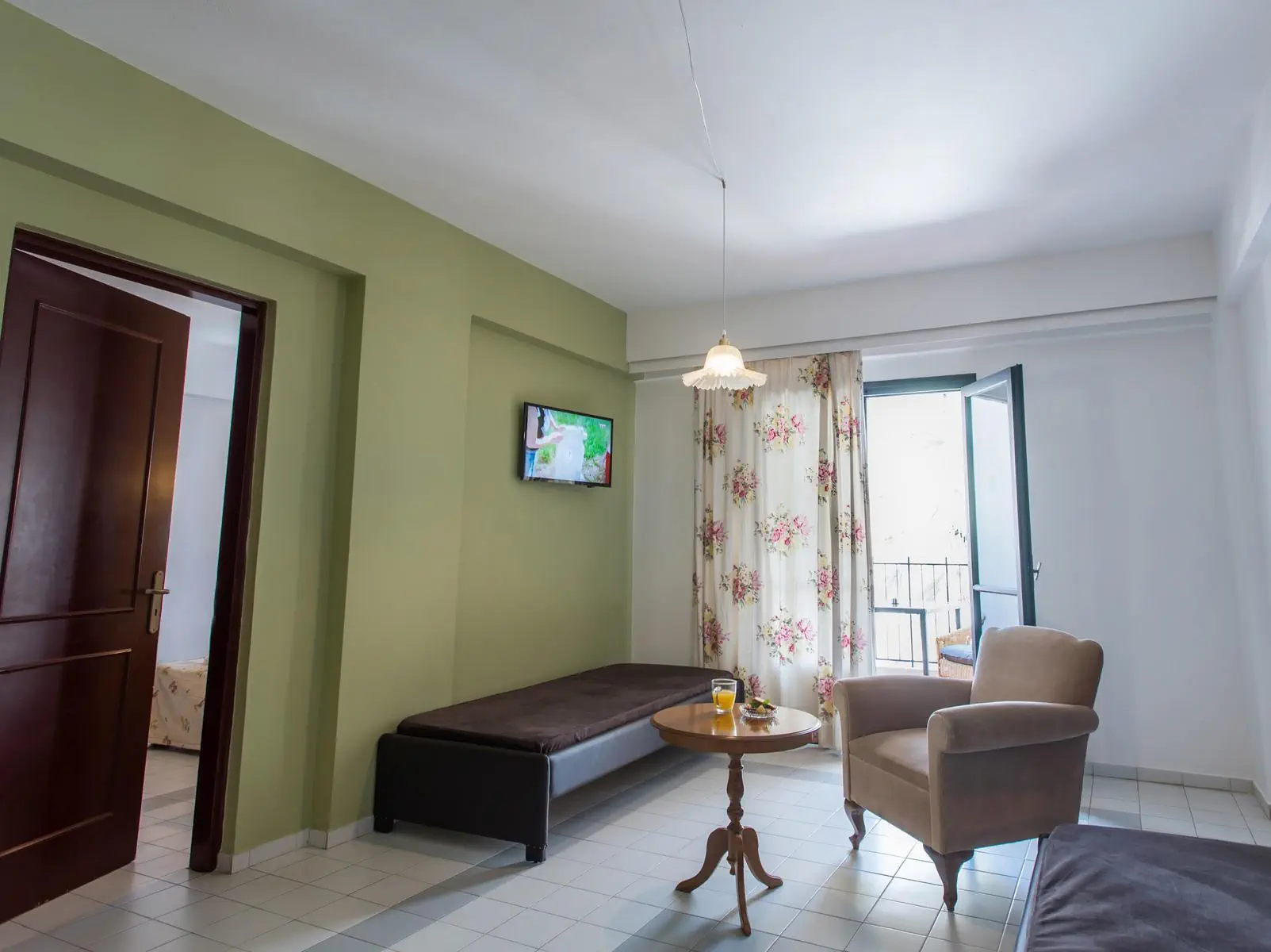 HOTEL Nami Hotel & Suites