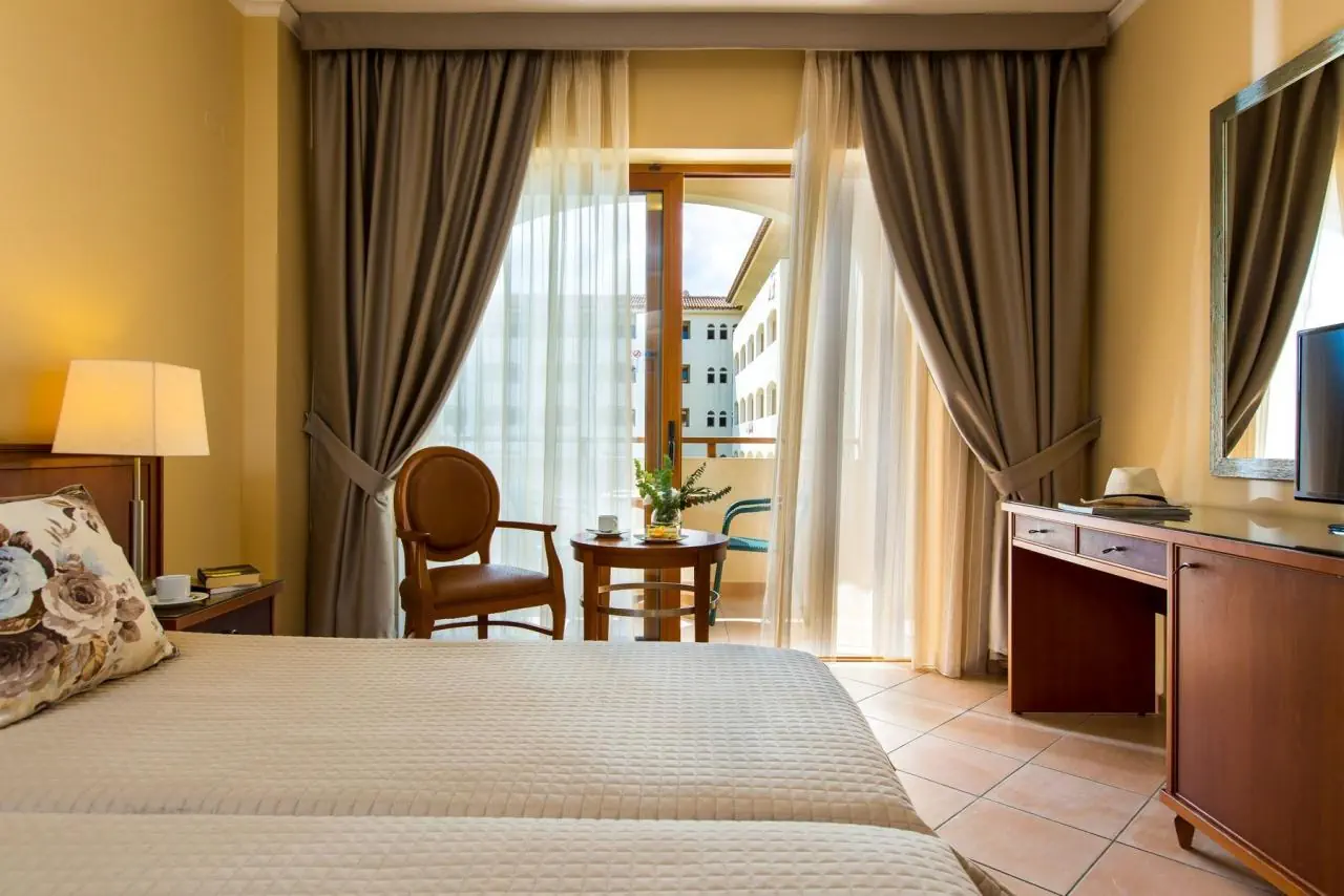 Theartemis Palace - zdjęcie 13