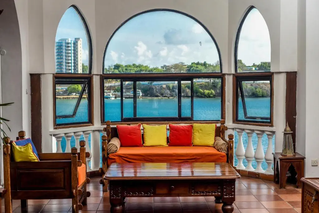 CityBlue Creekside Hotel & Suites