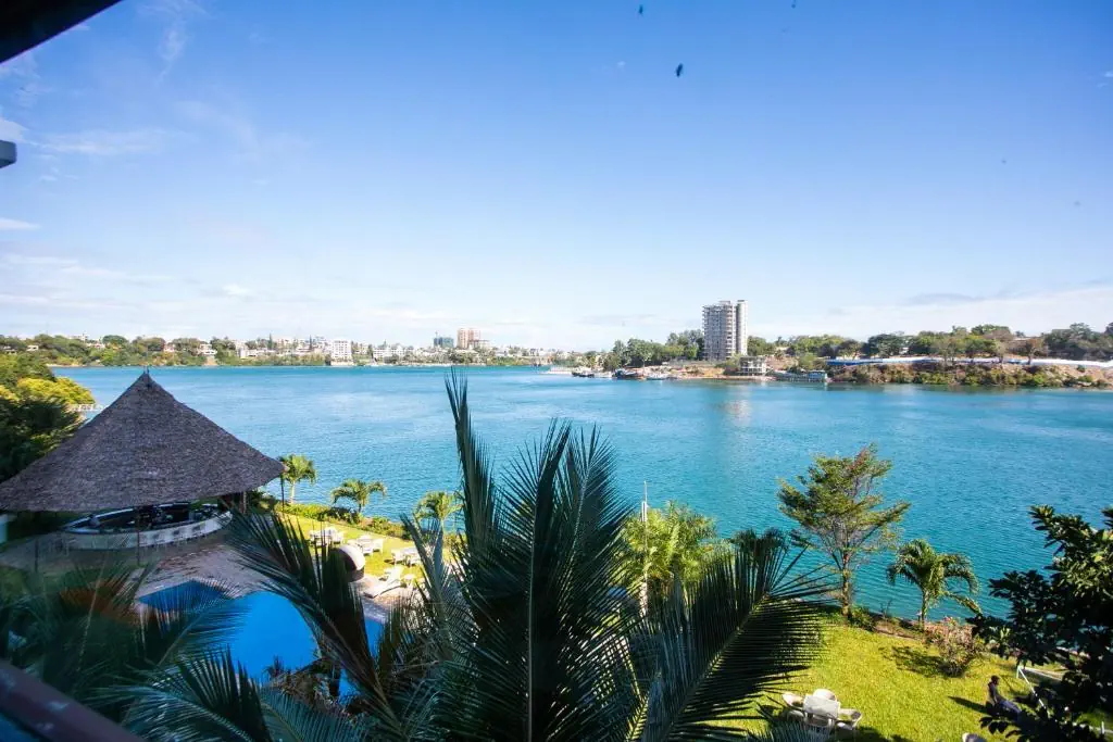 CityBlue Creekside Hotel & Suites