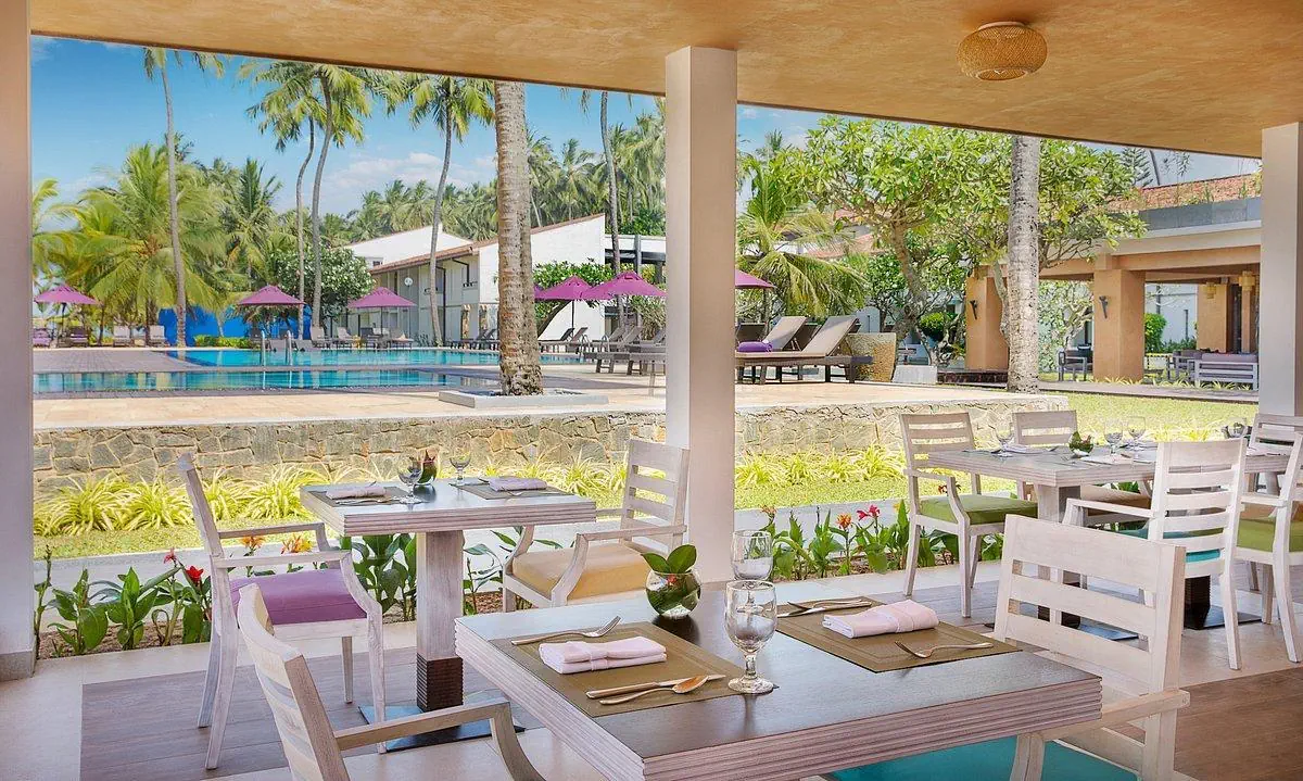 HOTEL Avani Kalutara Resort