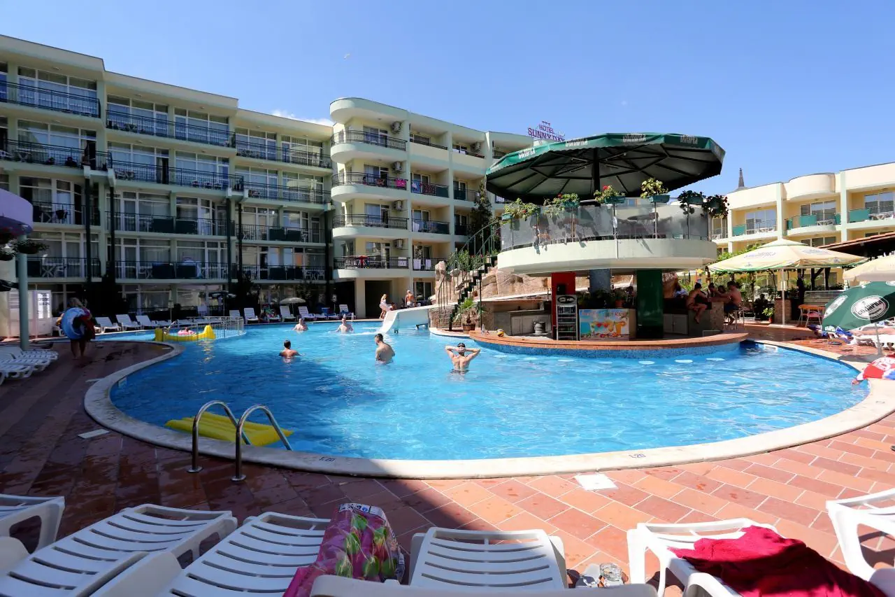 HOTEL SUNNY DAY CLUB