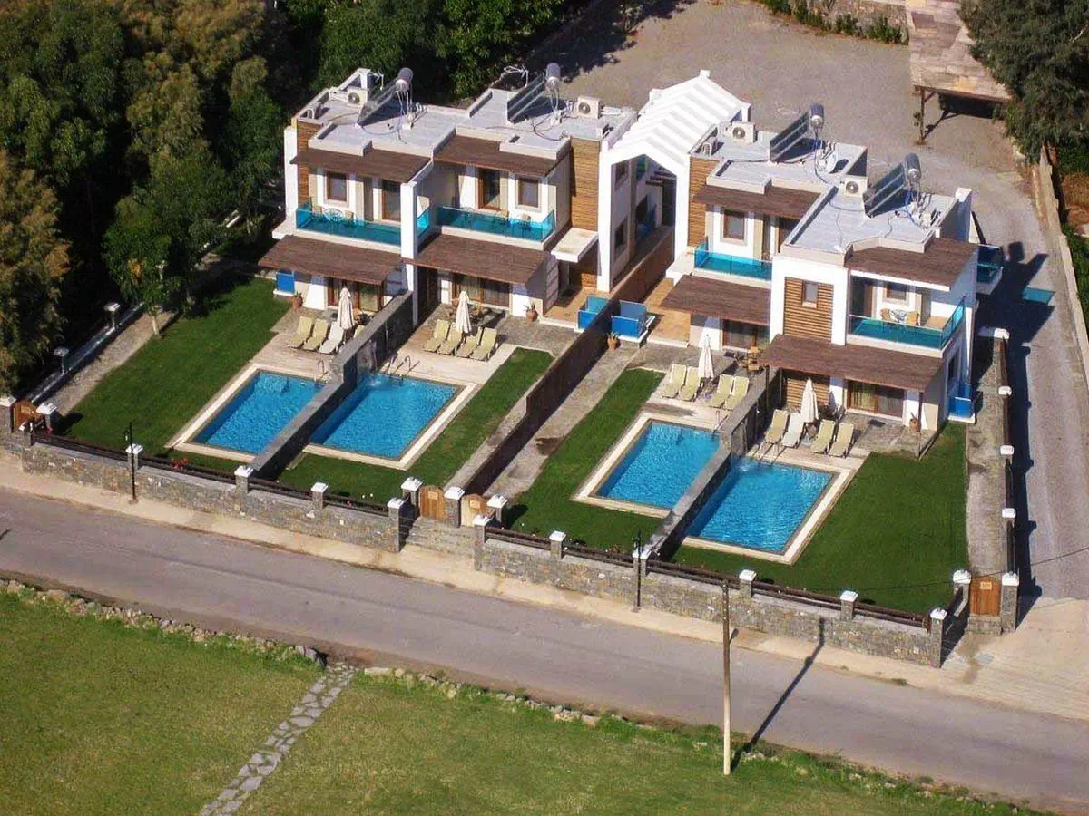 Horizon Line Villas