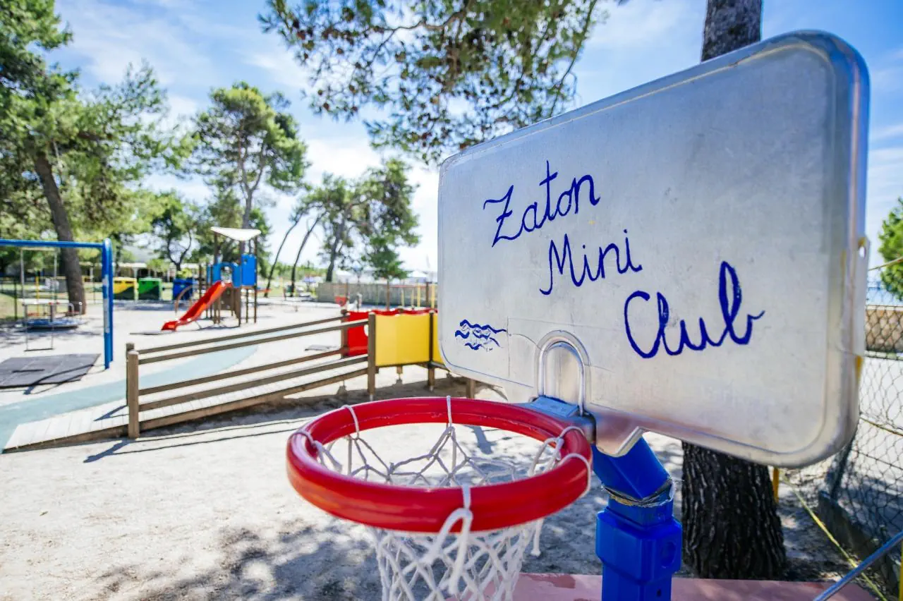 ZATON HOLIDAY RESORT