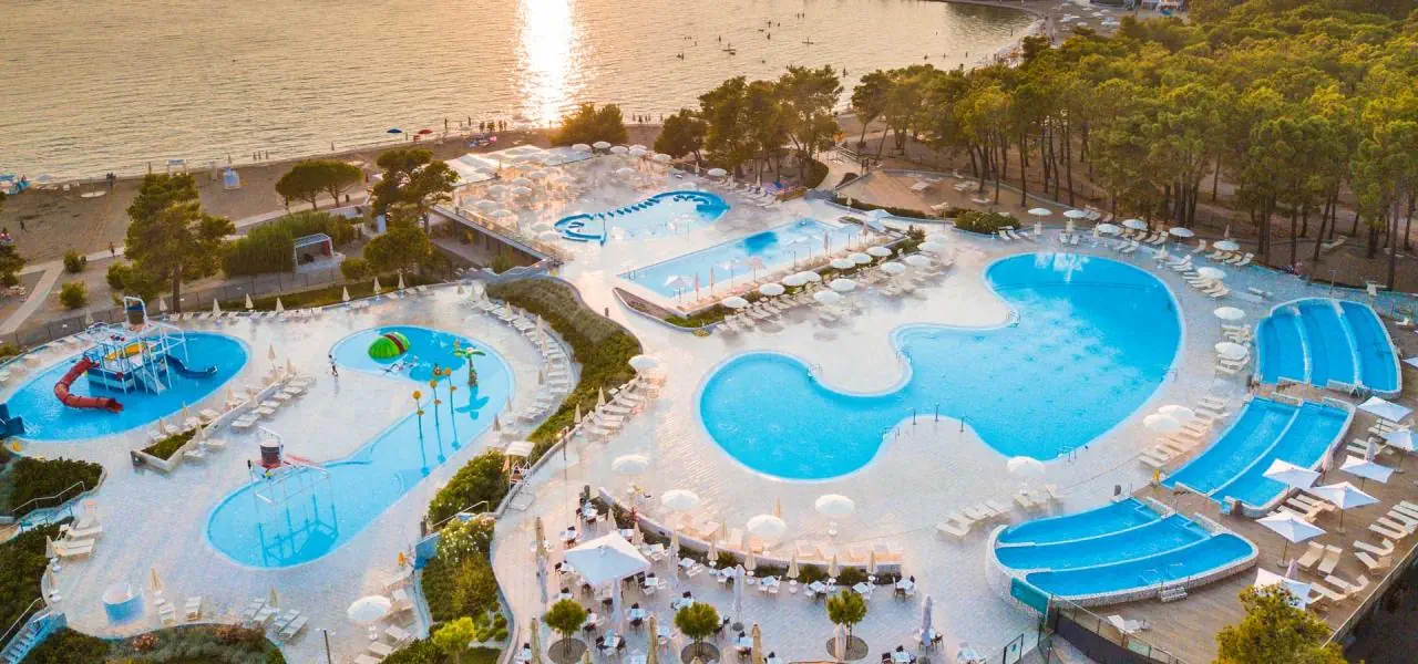 ZATON HOLIDAY RESORT