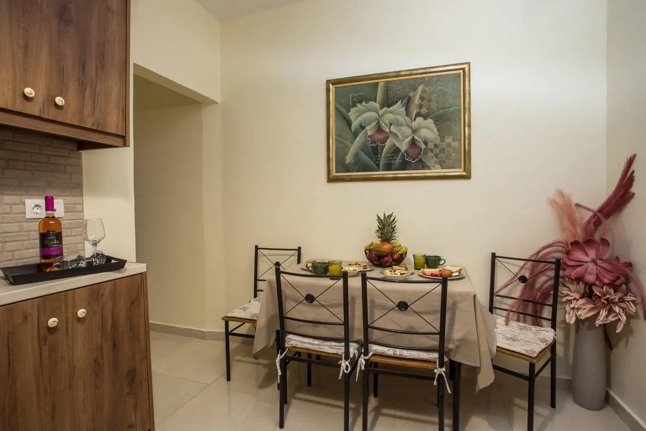 HOTEL CASA LYRISTIS
