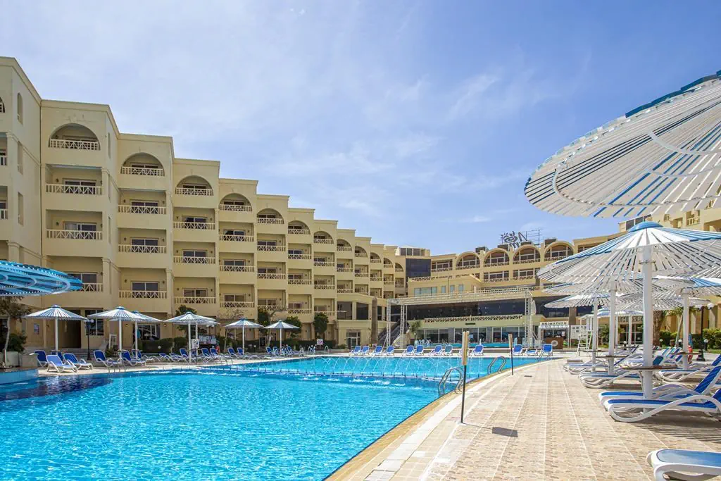 AMC ROYAL HOTEL
