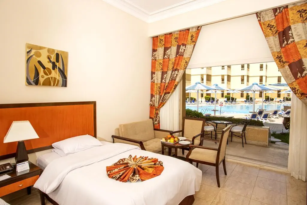 AMC ROYAL HOTEL