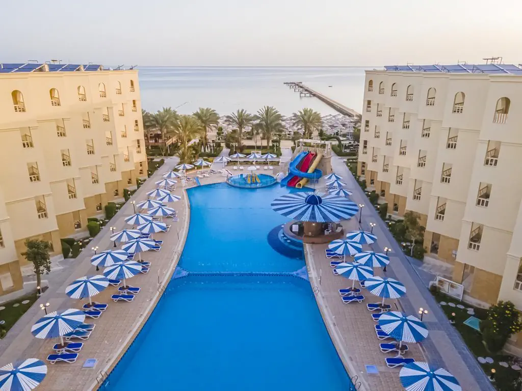 AMC ROYAL HOTEL