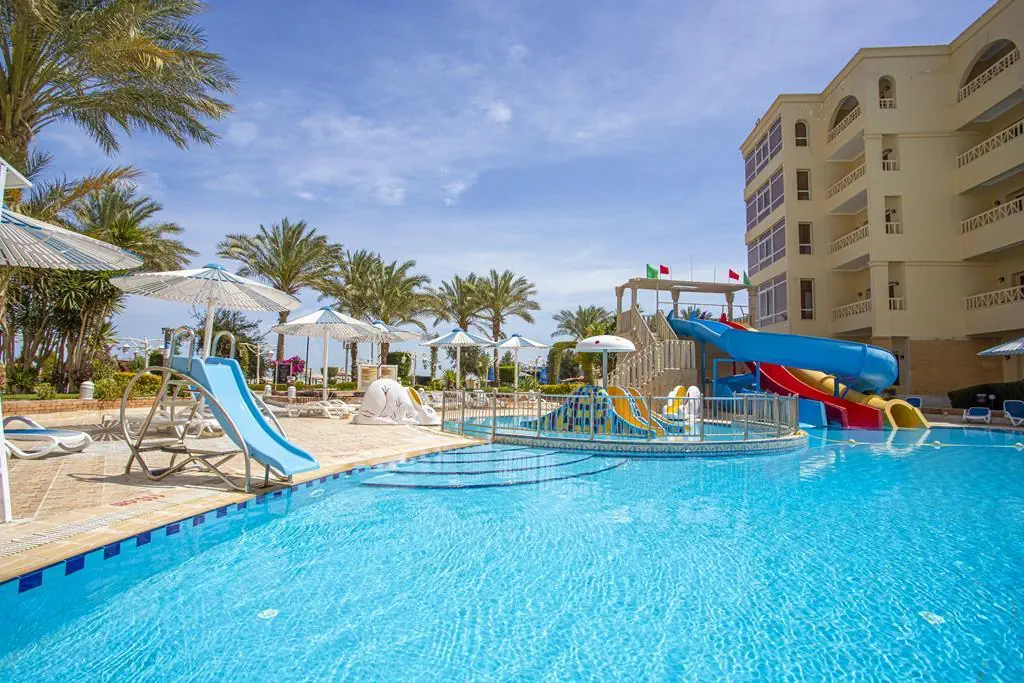 AMC ROYAL HOTEL