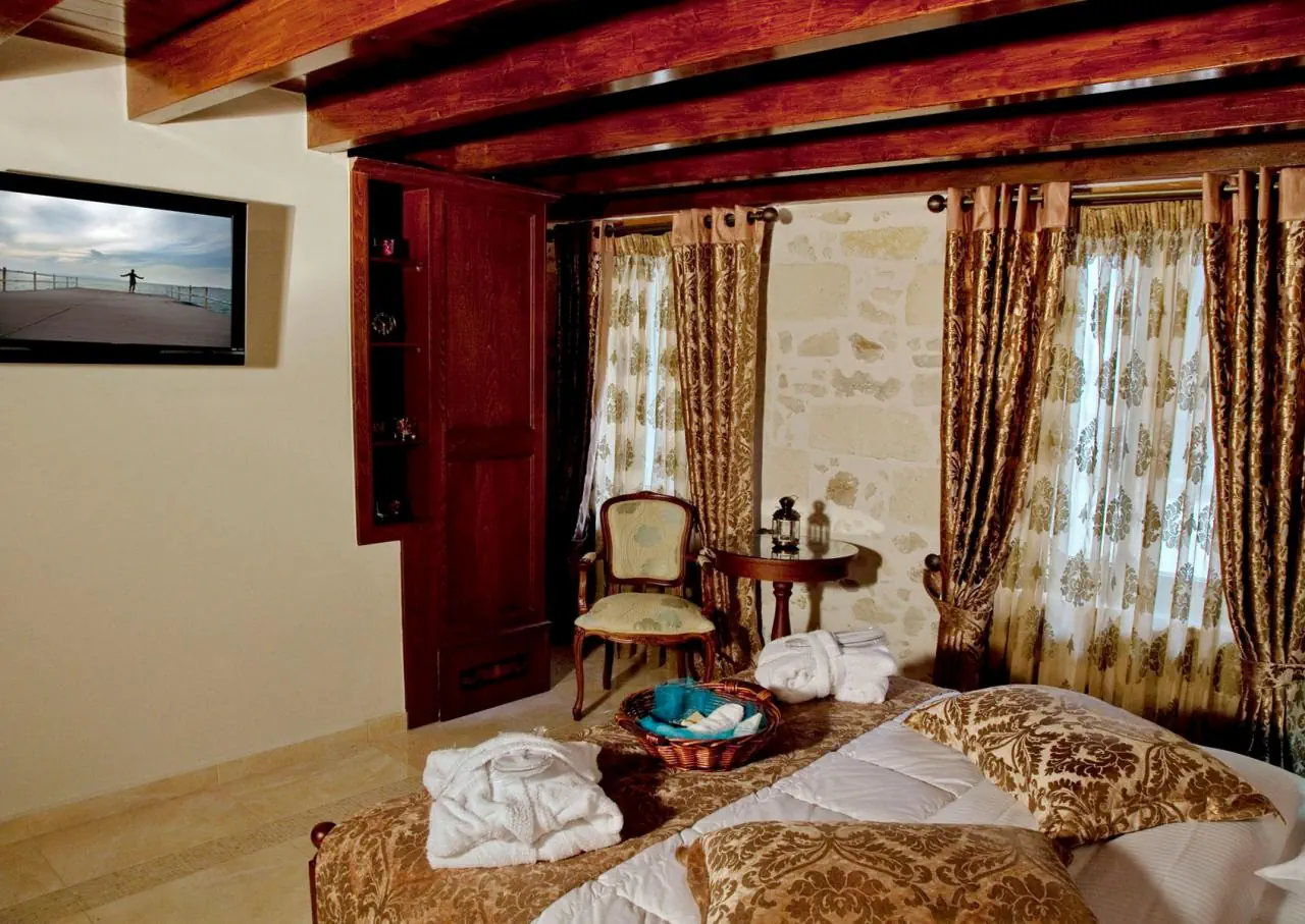 Отель: DIMORA SUITES