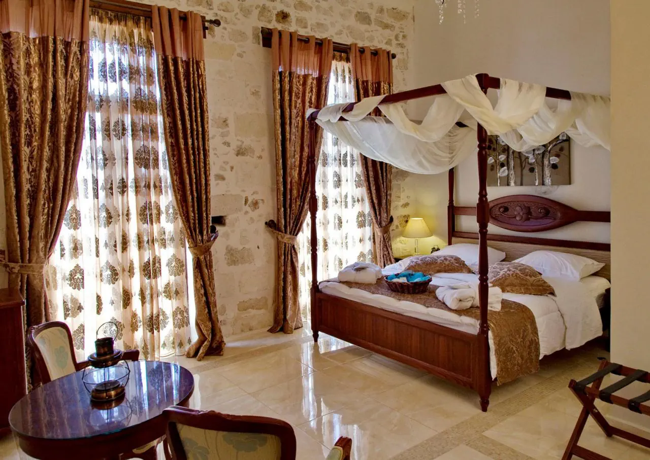 Отель: DIMORA SUITES