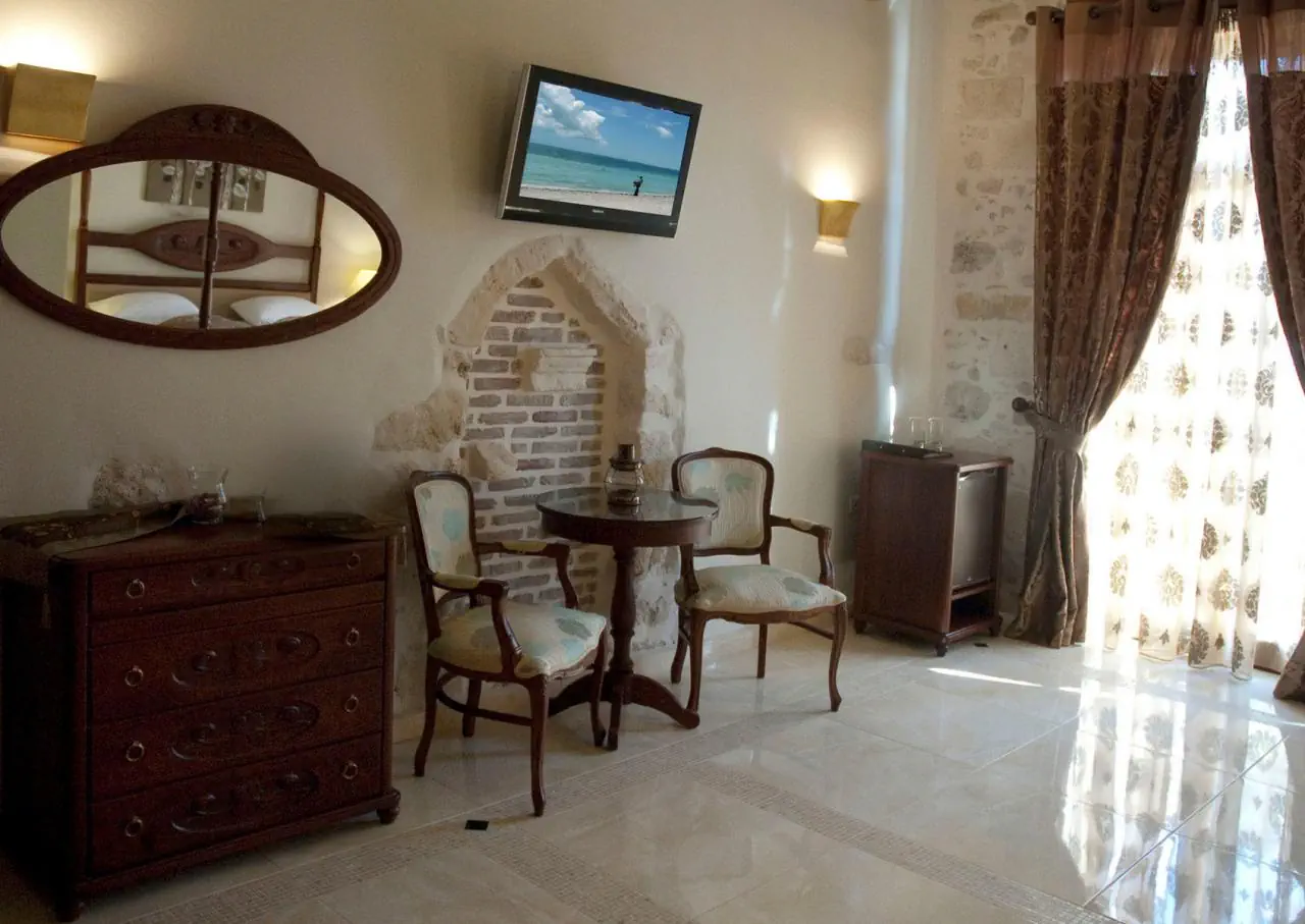 Отель: DIMORA SUITES