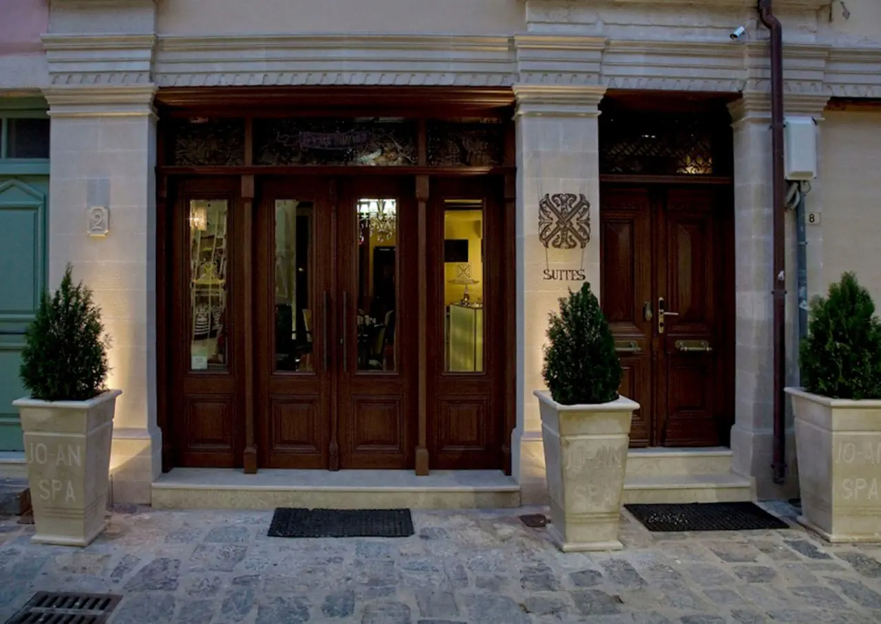 Отель: DIMORA SUITES