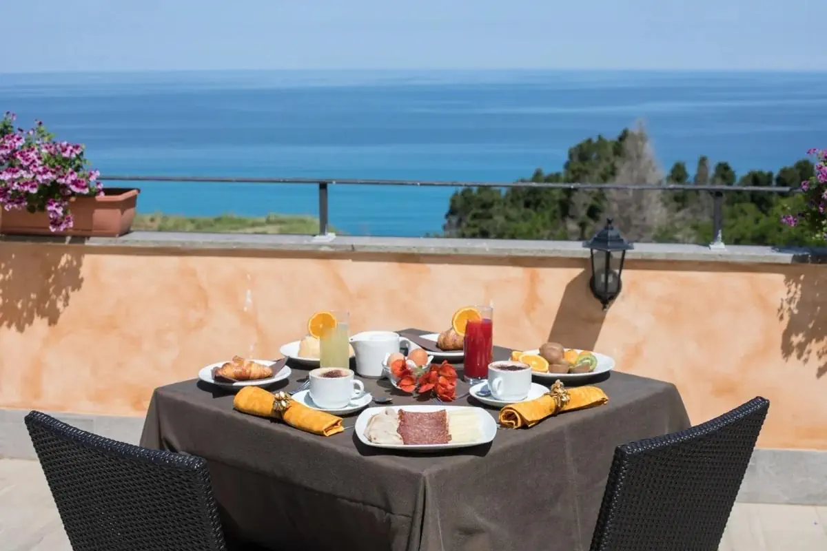 HOTEL UNICO CANNAMELE ESCAPE TROPEA