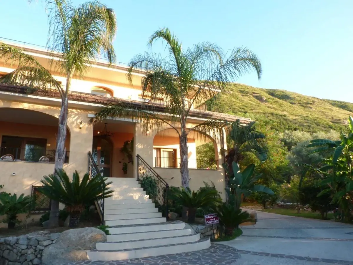 HOTEL UNICO CANNAMELE ESCAPE TROPEA