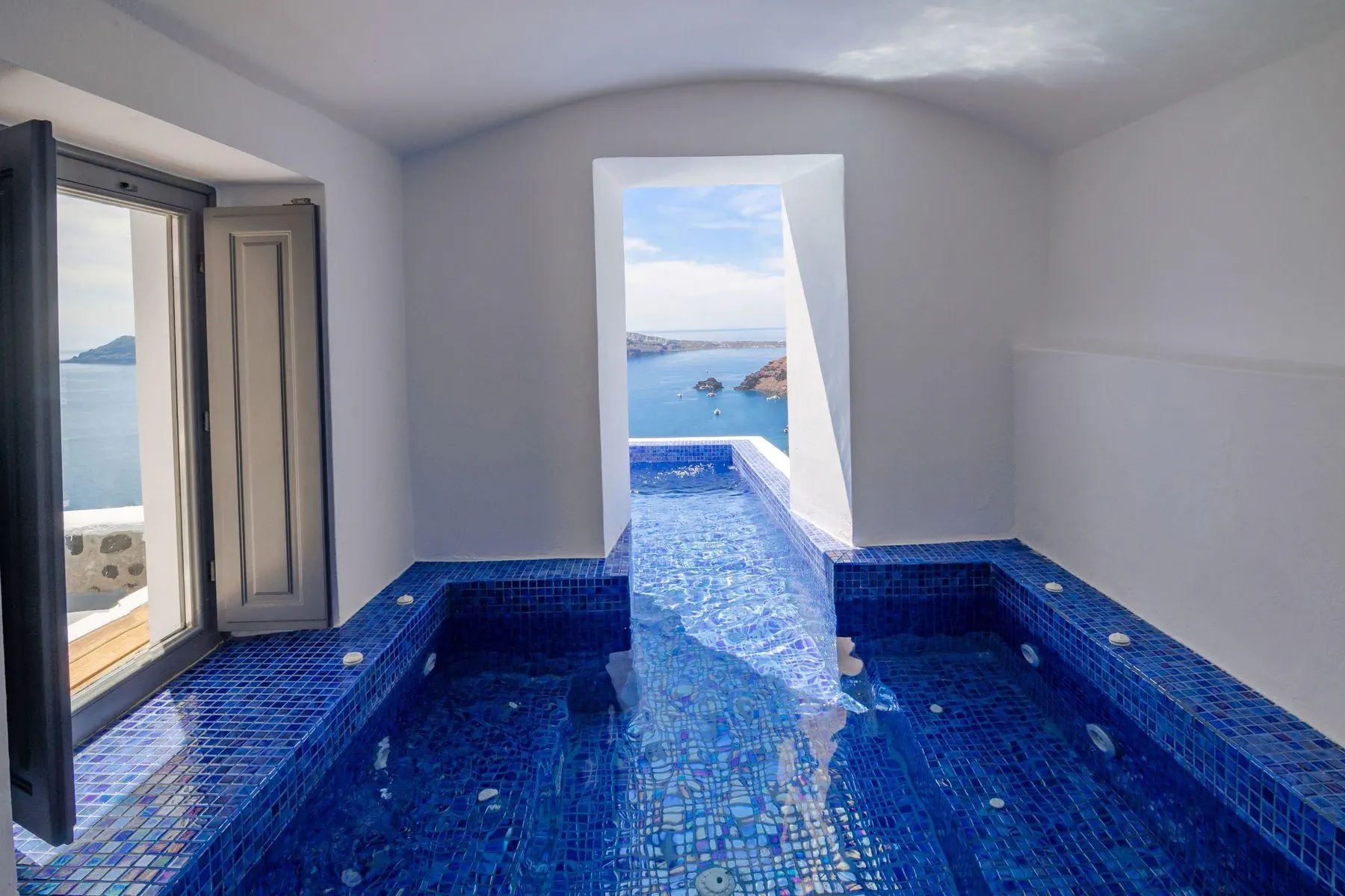 HOTEL Ikies Santorini